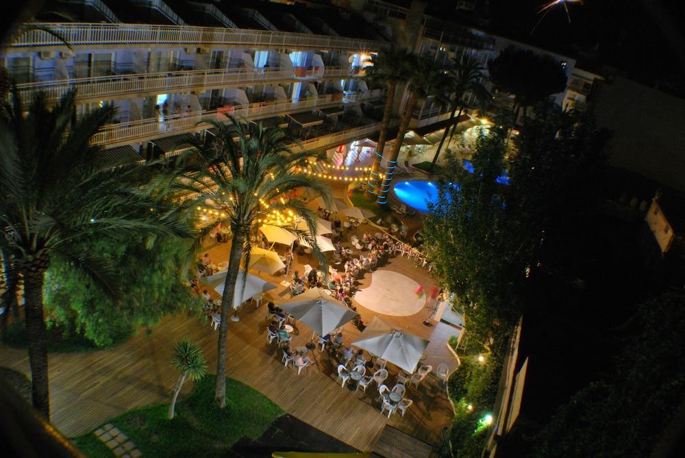 Hotel Apartamentos Solimar 카라펠 외부 사진