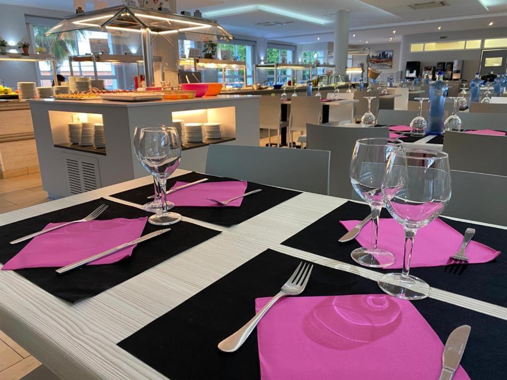 Hotel Apartamentos Solimar 카라펠 외부 사진