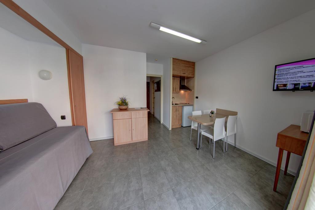 Hotel Apartamentos Solimar 카라펠 외부 사진